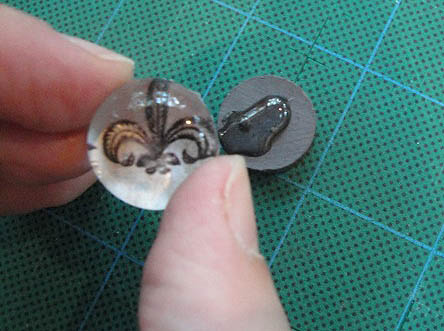 attaching glass bead to magnet