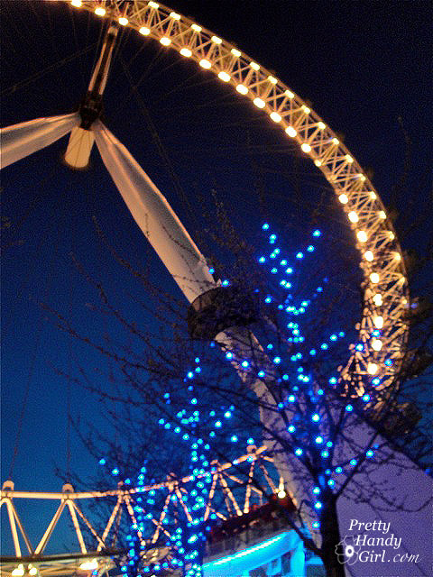 the-eye-with-lights