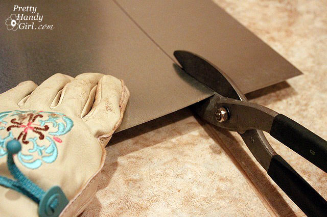 cut_with_tin_shears