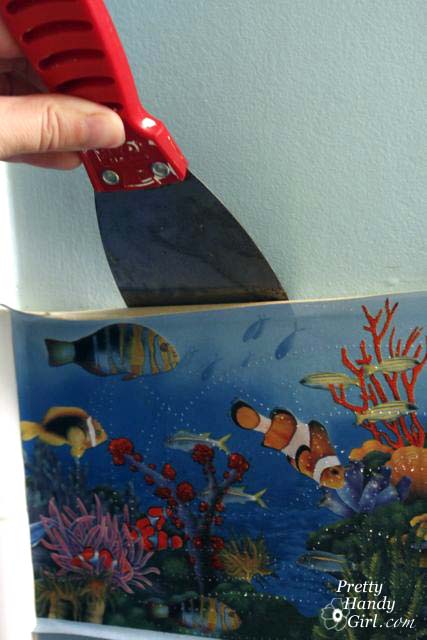 insert_blade_behind_wallpaper_border Removing Wallpaper Borders