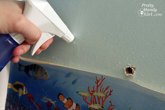 spray_behind_wallpaper_border Removing Wallpaper Borders