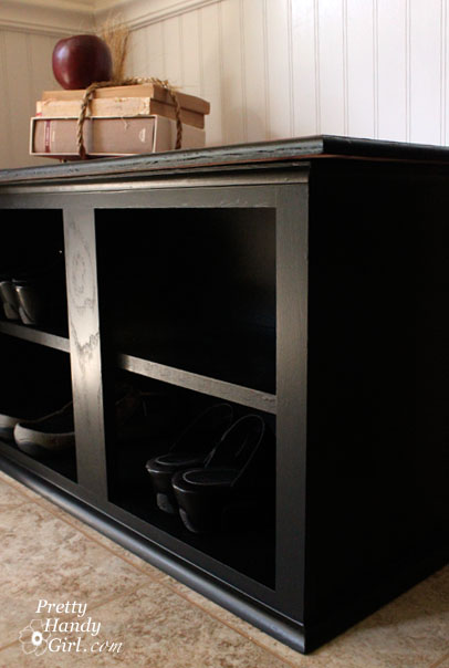 Close_up_shoe_storage