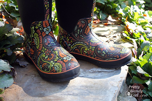close_up_boot_detail