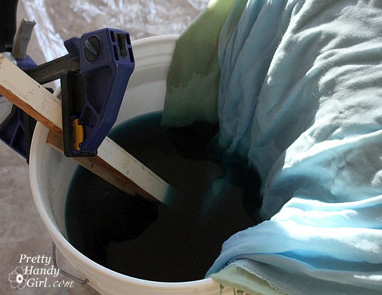 dyeing_scarves