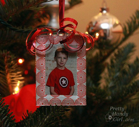 red_ornament_on_tree