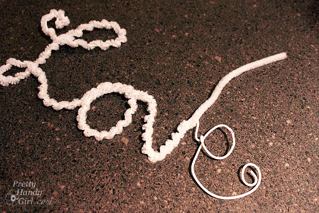 White-pipe_cleaner_Love Valentines Day Wreath