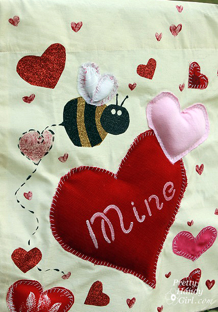 close_up_heart_day_flag_puffy