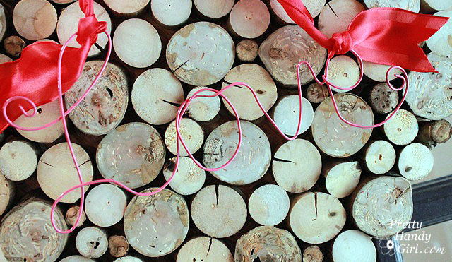 pink-wire_Love Valentines Day Wreath