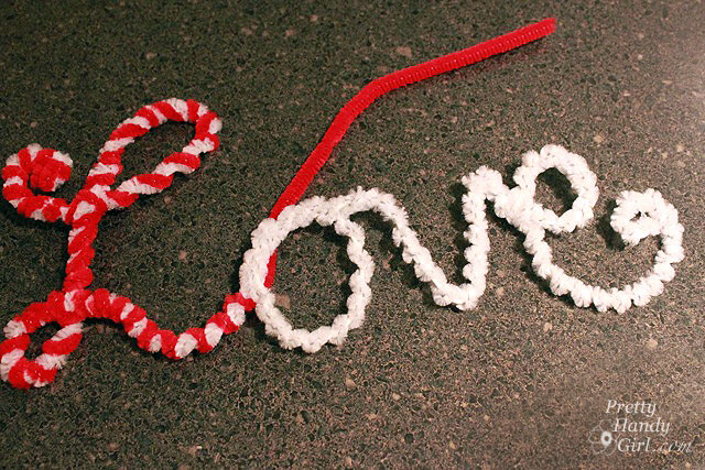 red_pipe_cleaner_love Valentines Day Wreath