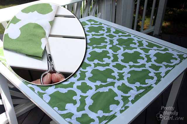 fold_cloth_in_quarters