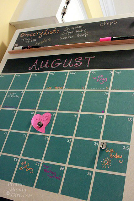 august_chalkboard_calendar