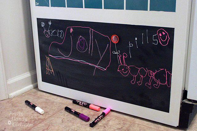 kids_chalkboard_drawing