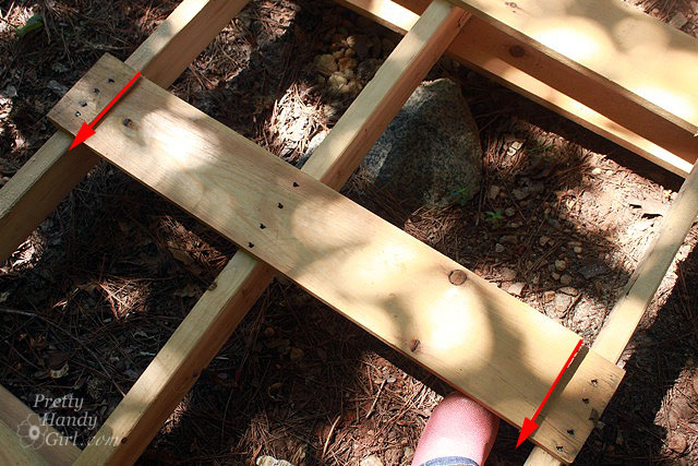 cut_both_ends_of_pallet_board