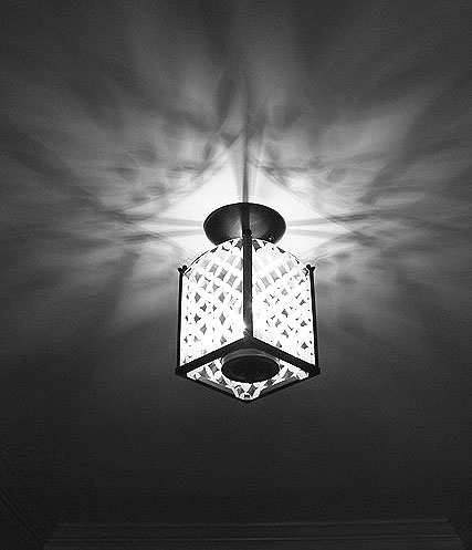 glass_lantern_black_white