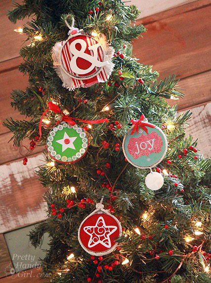 four_pipe_clamp_ornaments