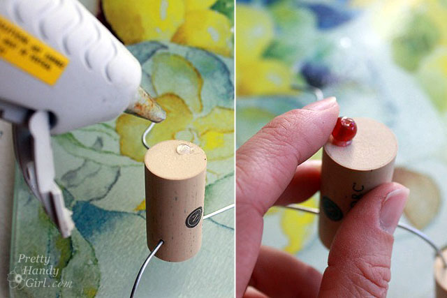 glue_nose_onto_reindeer