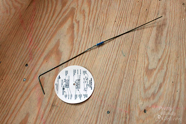 coathanger_tool_for_recessed_lights