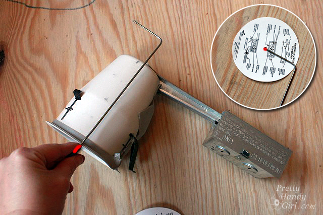 coathanger_trick_for_recessed_lights