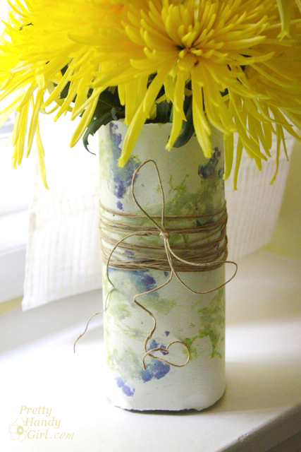 close_up_pounded_flower_vase