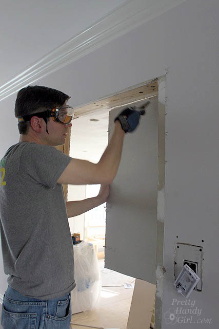trim_drywall_from_outside_doorway