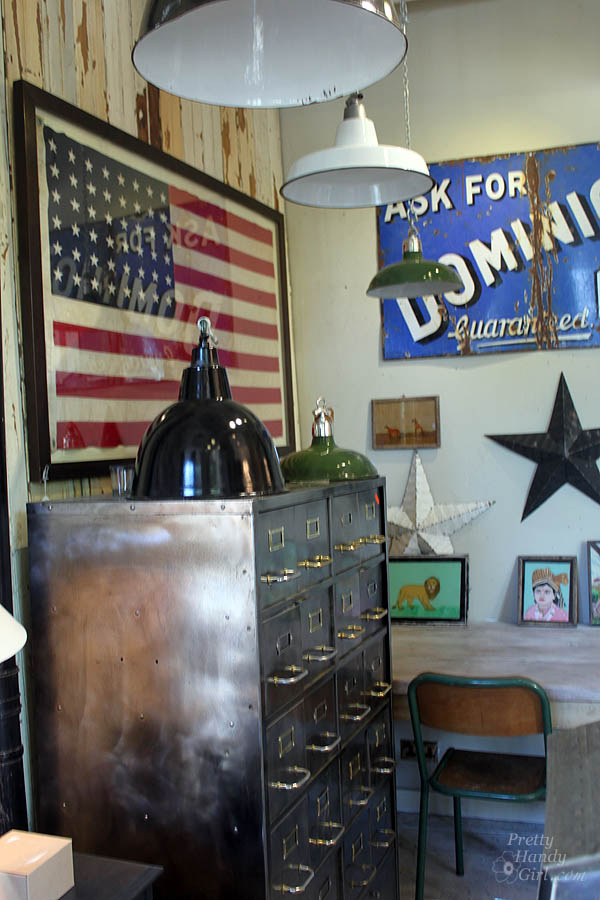 flag_dominon_sign