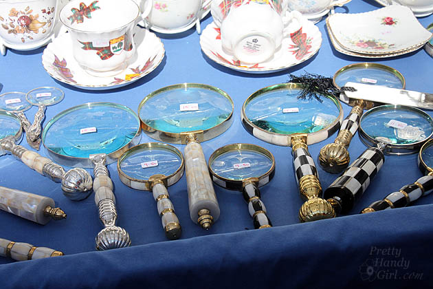 magnifying_glasses