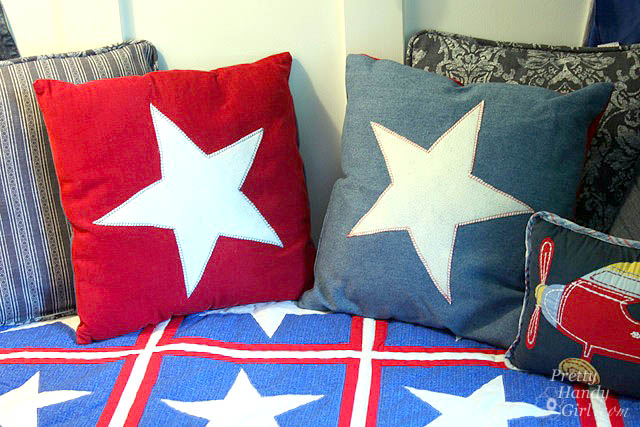 star_pillows_on_quilt