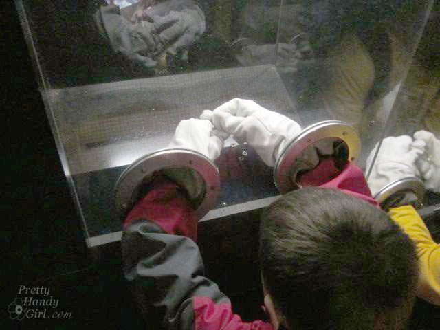 astronaut_gloves