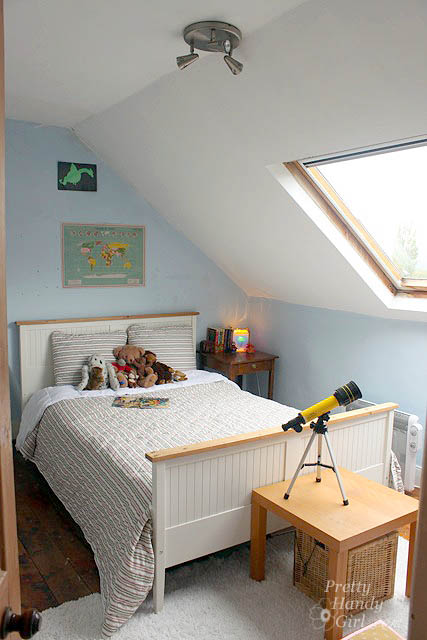 boys_bedroom_skylight