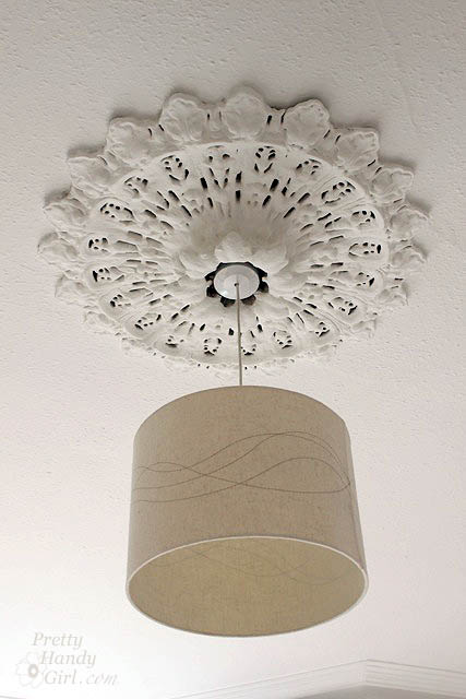 ceiling_medallion_beige_drumshade