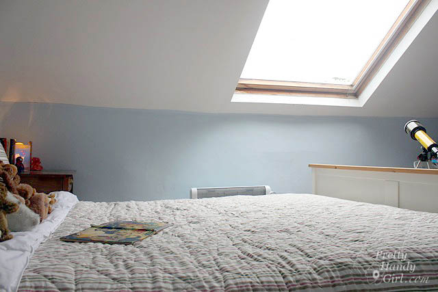 velux_window_over_bed