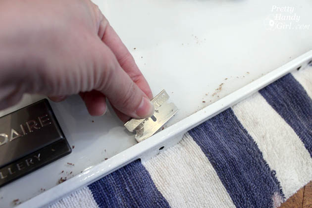 How to Clean Inside Your Oven Door | Pretty Handy Girl