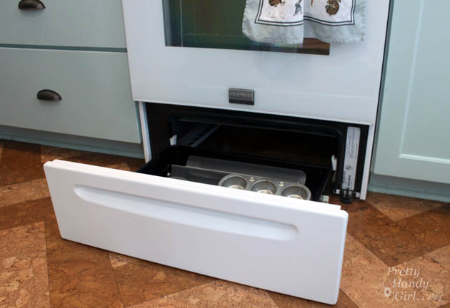 How to Clean Inside Your Oven Door | Pretty Handy Girl