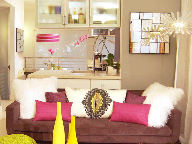 colorful-throw-pillows