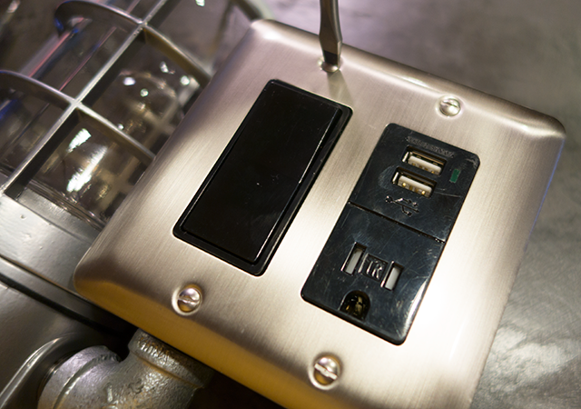 Installing-a-Faceplate