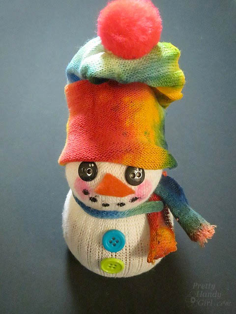Cute Sock Snowmen | Pretty Handy Girl
