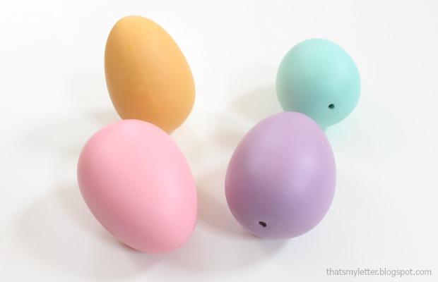 egg placecards eggs