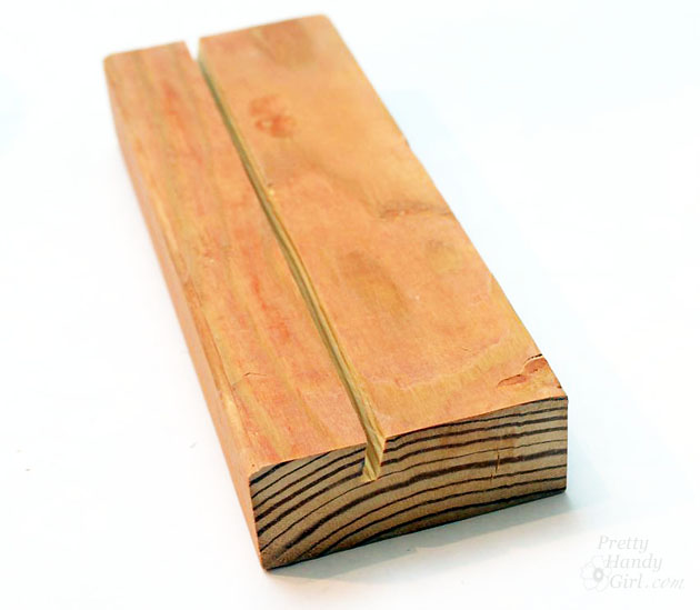 Easy Clipboard Stand | Pretty Handy Girl