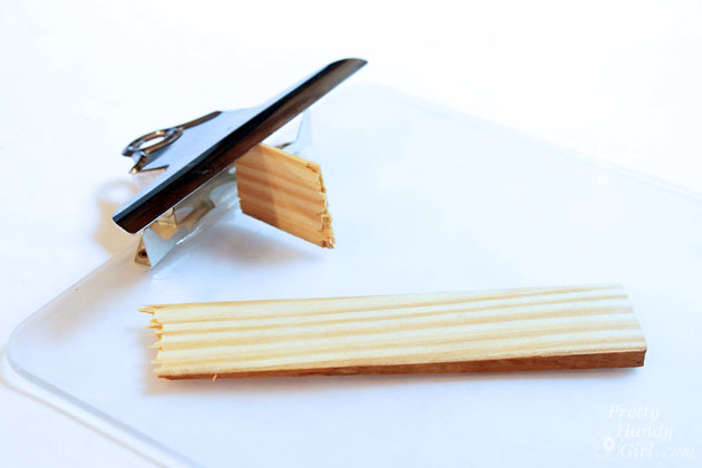 Easy Clipboard Stand | Pretty Handy Girl