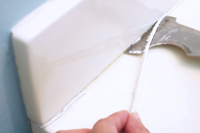 pull-caulk-bead-off-sm