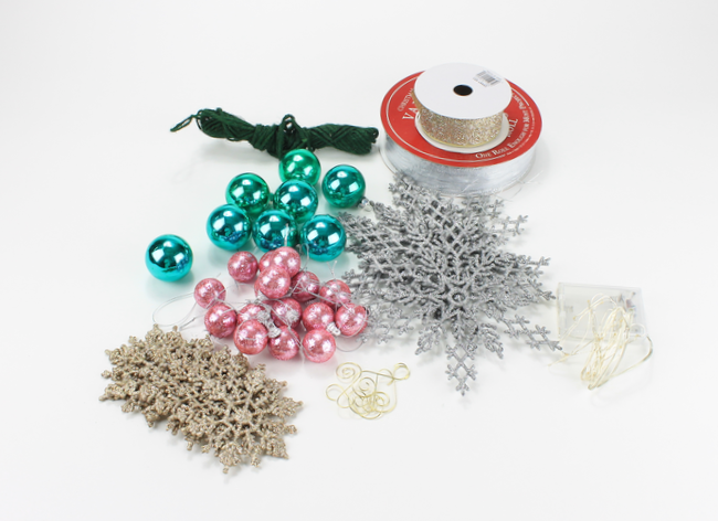 5 Steps to Beautiful Holiday Wreaths