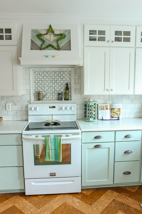 Holiday Home Tour - Kitchen | Pretty Handy Girl