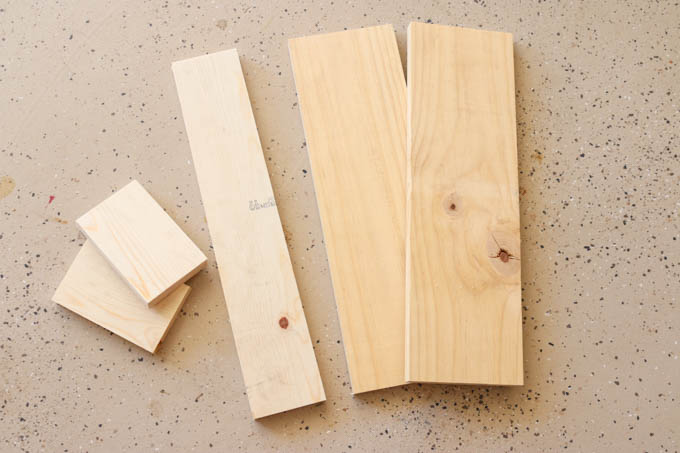 cut-wood-pieces