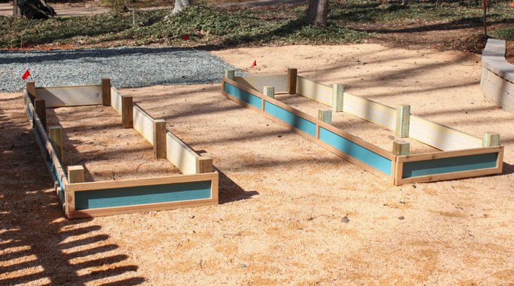 How to Build a Rot-Resistant Raised Planter Bed | Pretty Handy Girl