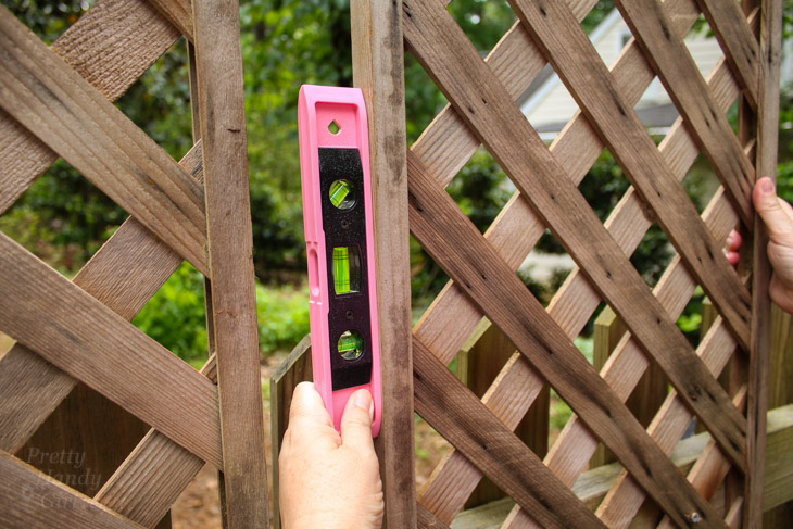 level-lattice-screen