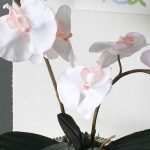 Arranging Faux Flowers to Look Real
