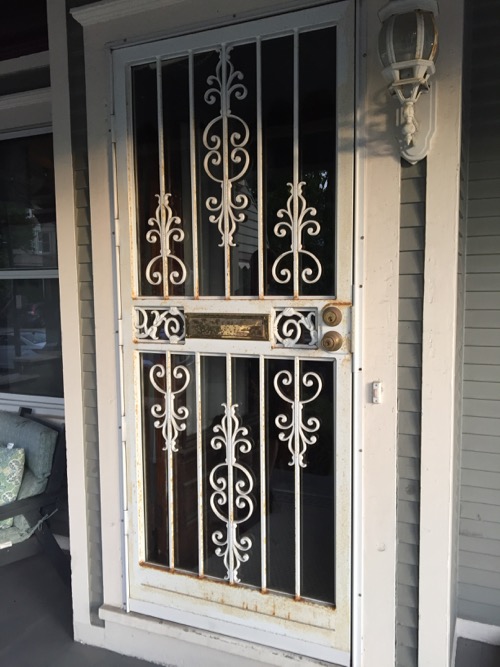How to Repaint a Metal Storm Door