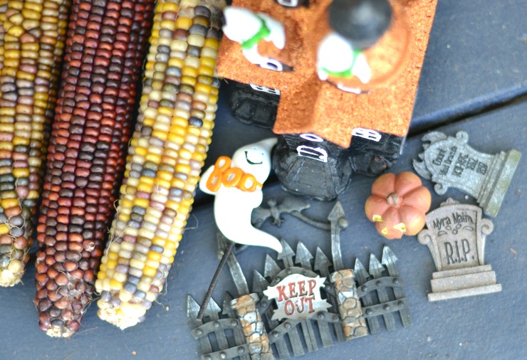 Add a fun Halloween Ghostly Garden to your fall planter. | PrettyHandyGirl.com