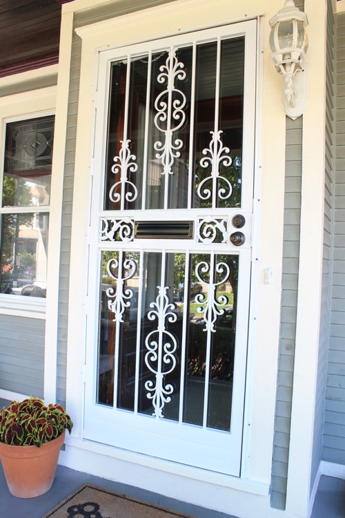 How to Repaint a Metal Storm Door