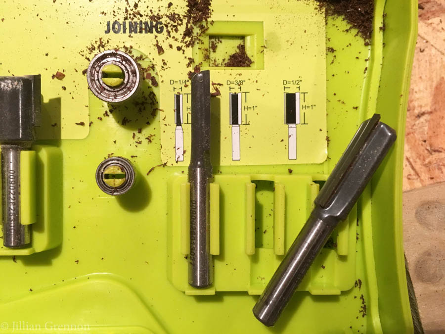 This DIY cell phone holder and charging station is a great last minute gift idea.